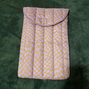 BAGGU trippy laptop case